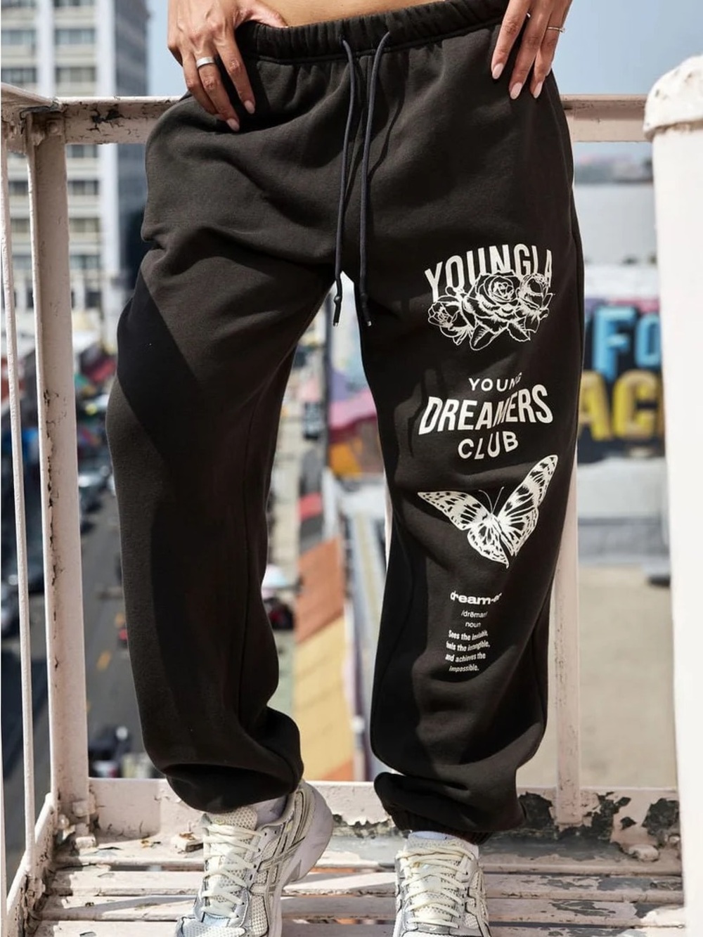 YOUNGLA W211 DREAMERS JOGGERS